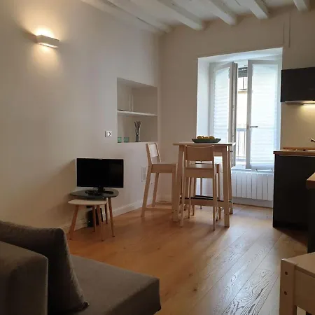 Castaldi 18 - A Portata Di Mano Apartamento *